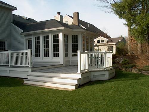 Large sun room with composite deck
